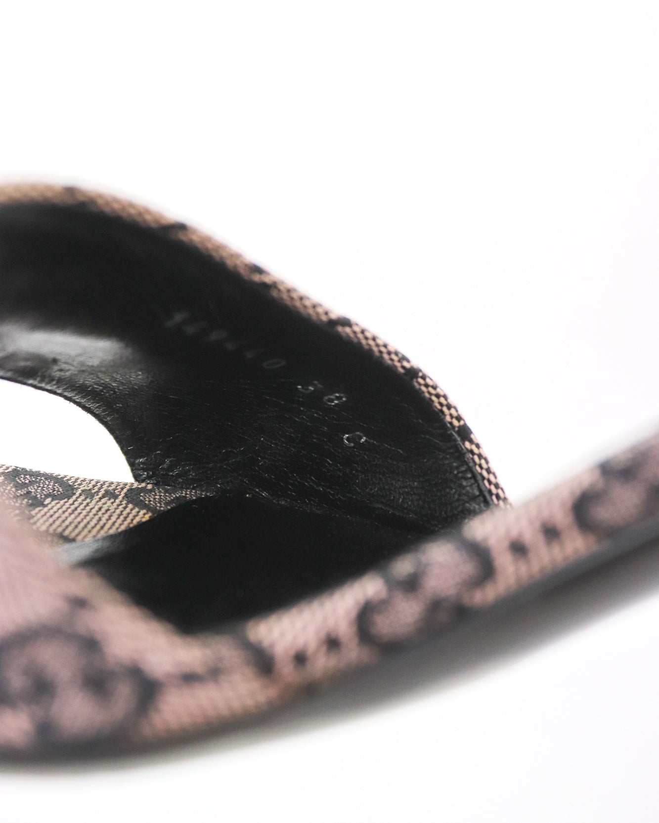 Vintage 2000s Gucci GG Monogram Canvas Pale Pink Mule Heels / 38 (US 8)