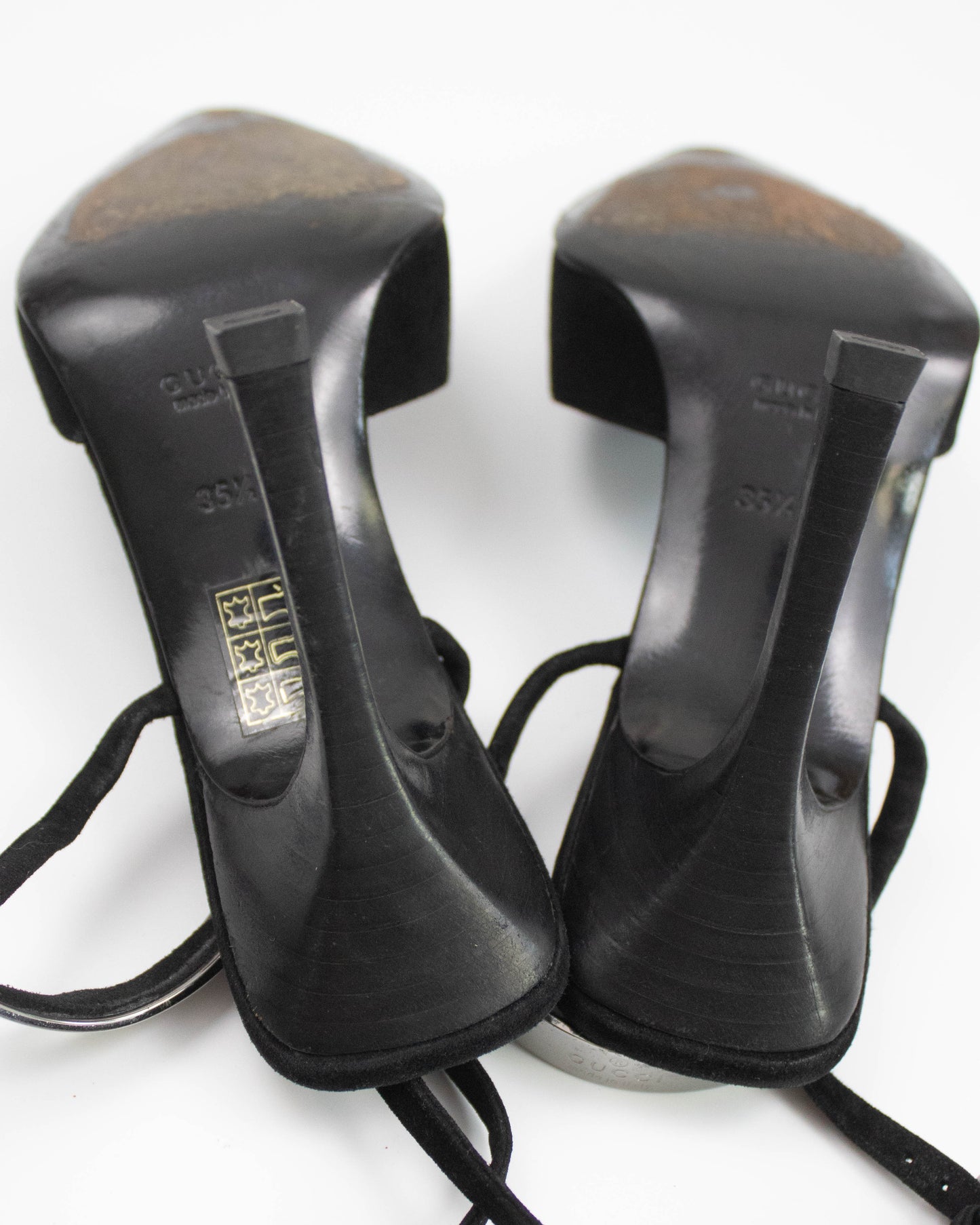 Vintage Gucci by Tom Ford Black Suede Pumps Logo Plate Detail / 35.5 (US 5.5)