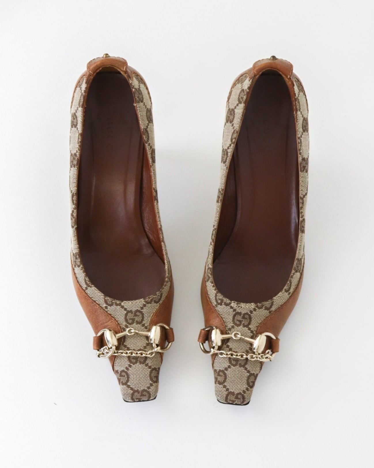 Vintage Gucci by Tom Ford Beige GG Monogram Pumps Chain Horsebit Heels / 37 (US 7)