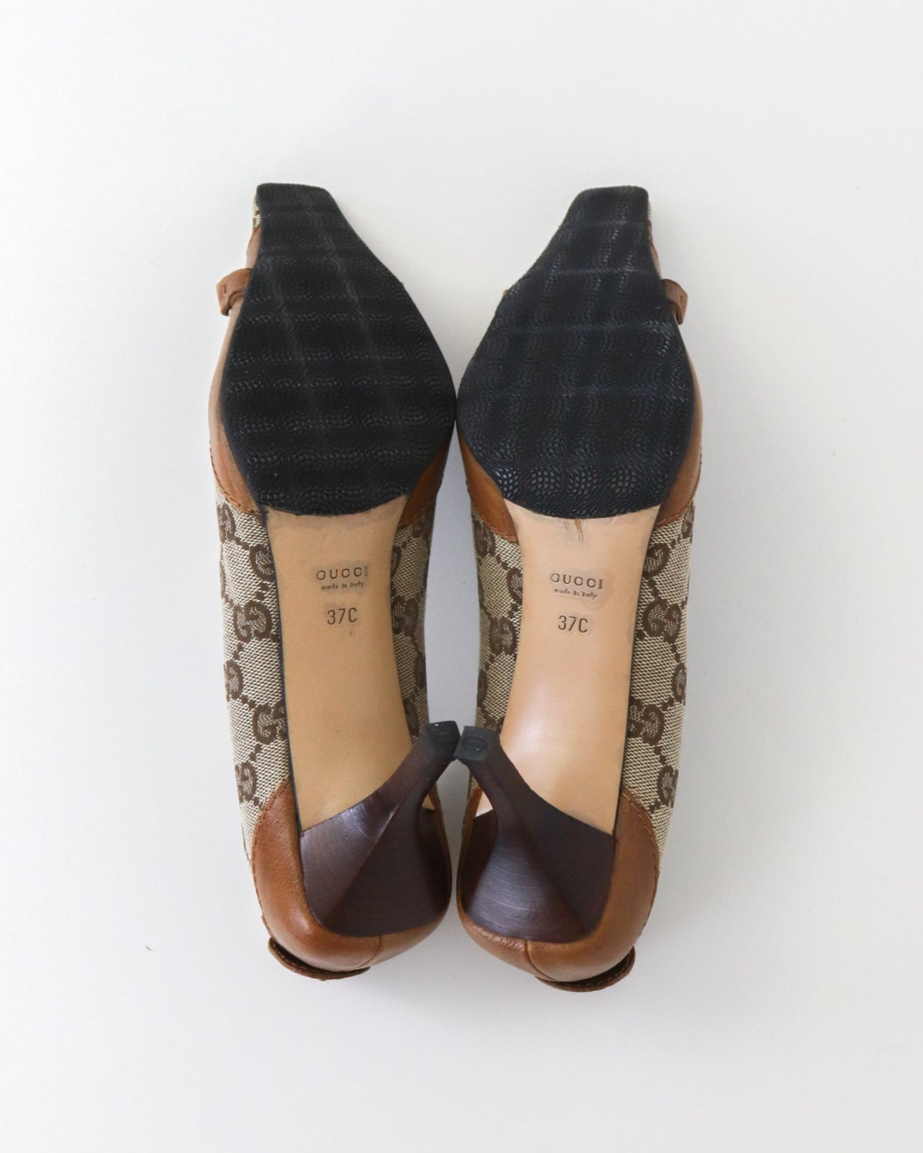 Vintage Gucci by Tom Ford Beige GG Monogram Pumps Chain Horsebit Heels / 37 (US 7)
