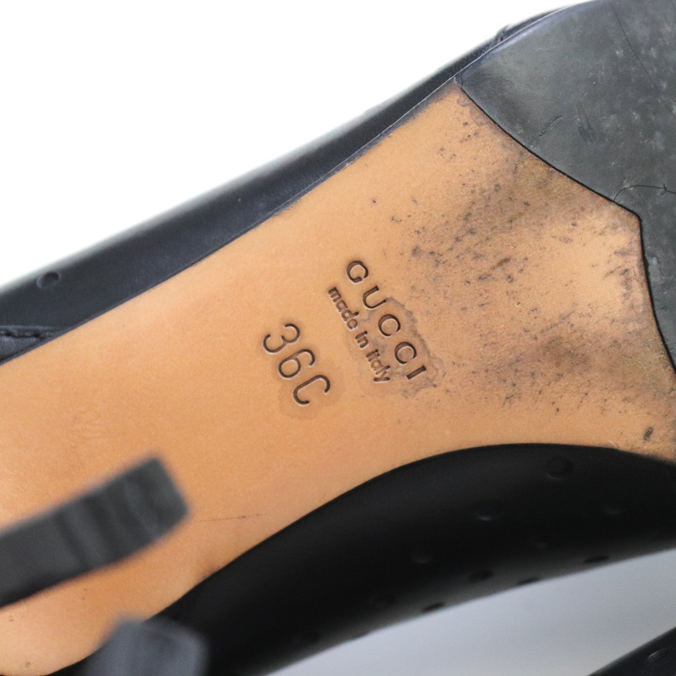 Vintage Gucci Black Leather GG Interlocking Logo Heels Pointed Toe Pumps / 36 (US 6)