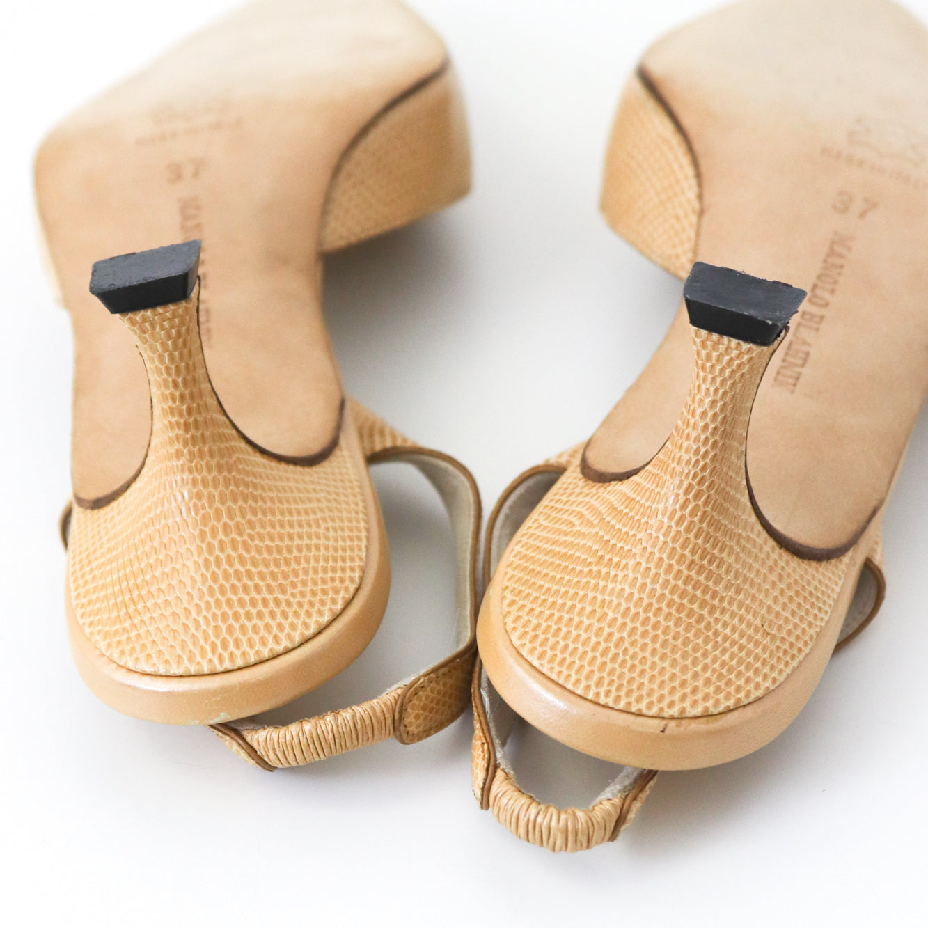 Vintage Manolo Blahnik Beige Carolyne Slingback Kitten Heels Reptile Leather / 37 (US 7)