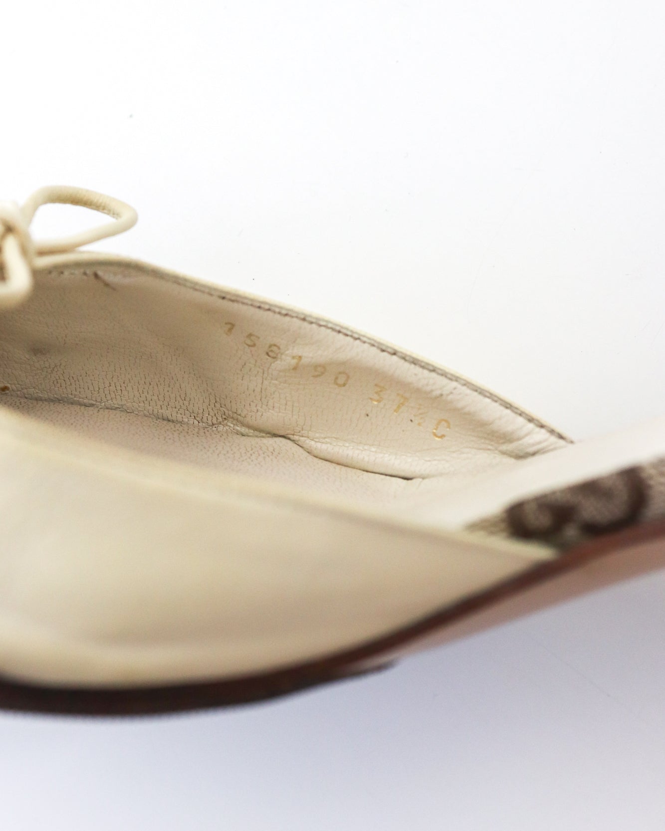 Vintage 2000s Gucci Monogram Canvas Bow Detail Mule Heels / 37.5 (US 7.5)