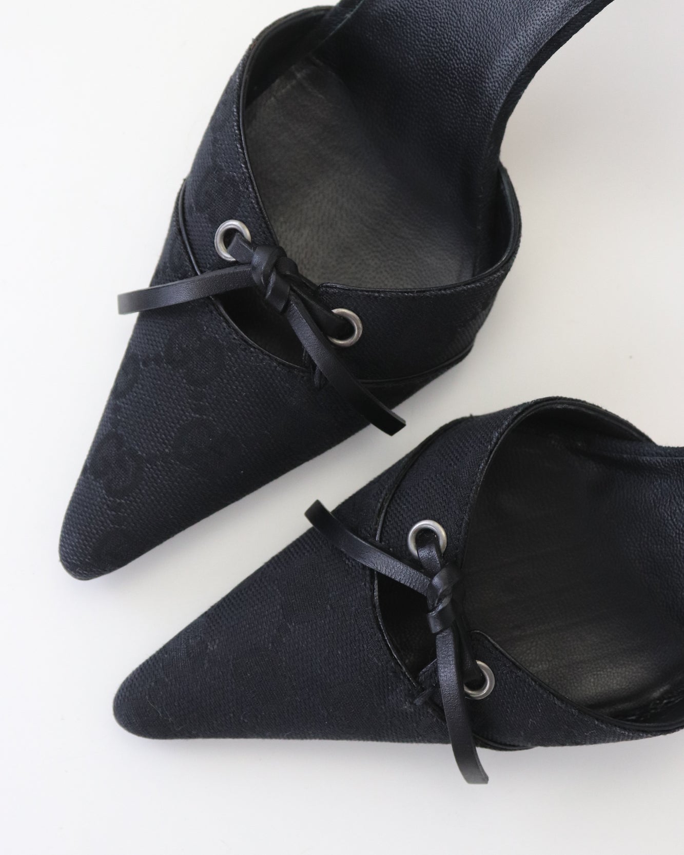 Vintage 2000s Gucci Black GG Monogram Canvas d'Orsay Pumps Bow Detail / 35.5 (US 5.5)