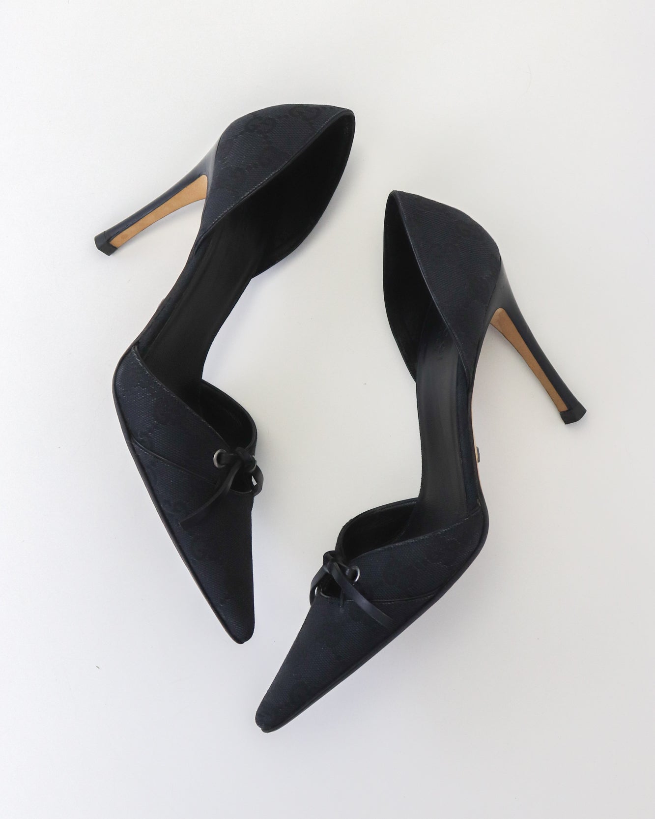 Vintage 2000s Gucci Black GG Monogram Canvas d'Orsay Pumps Bow Detail / 35.5 (US 5.5)