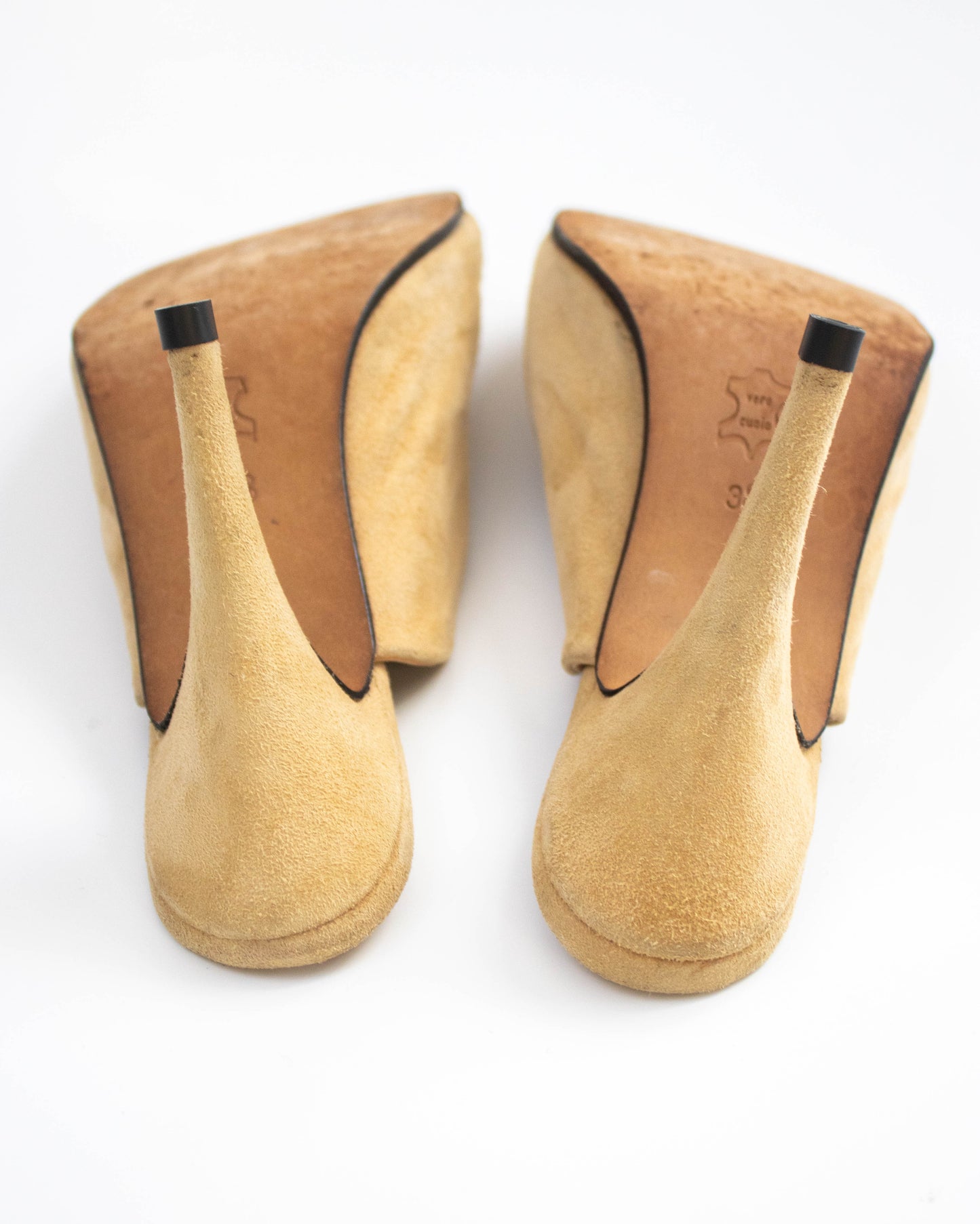 Vintage S/S 2000 Vivienne Westwood Beige Suede Animal Toe Mule Heels / 38 (US 8)