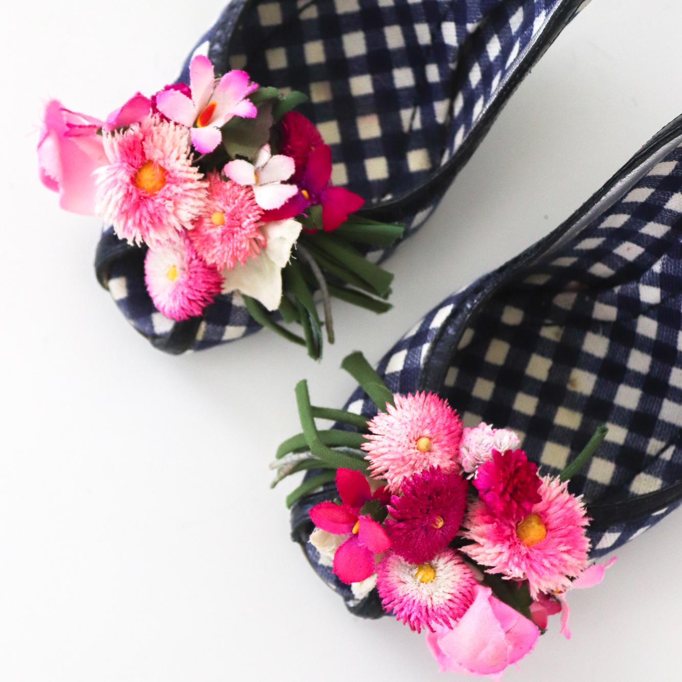 Vintage S/S 2006 Dolce&Gabbana Gingham Plaid Flower Detail Heels / 37 (US 7)