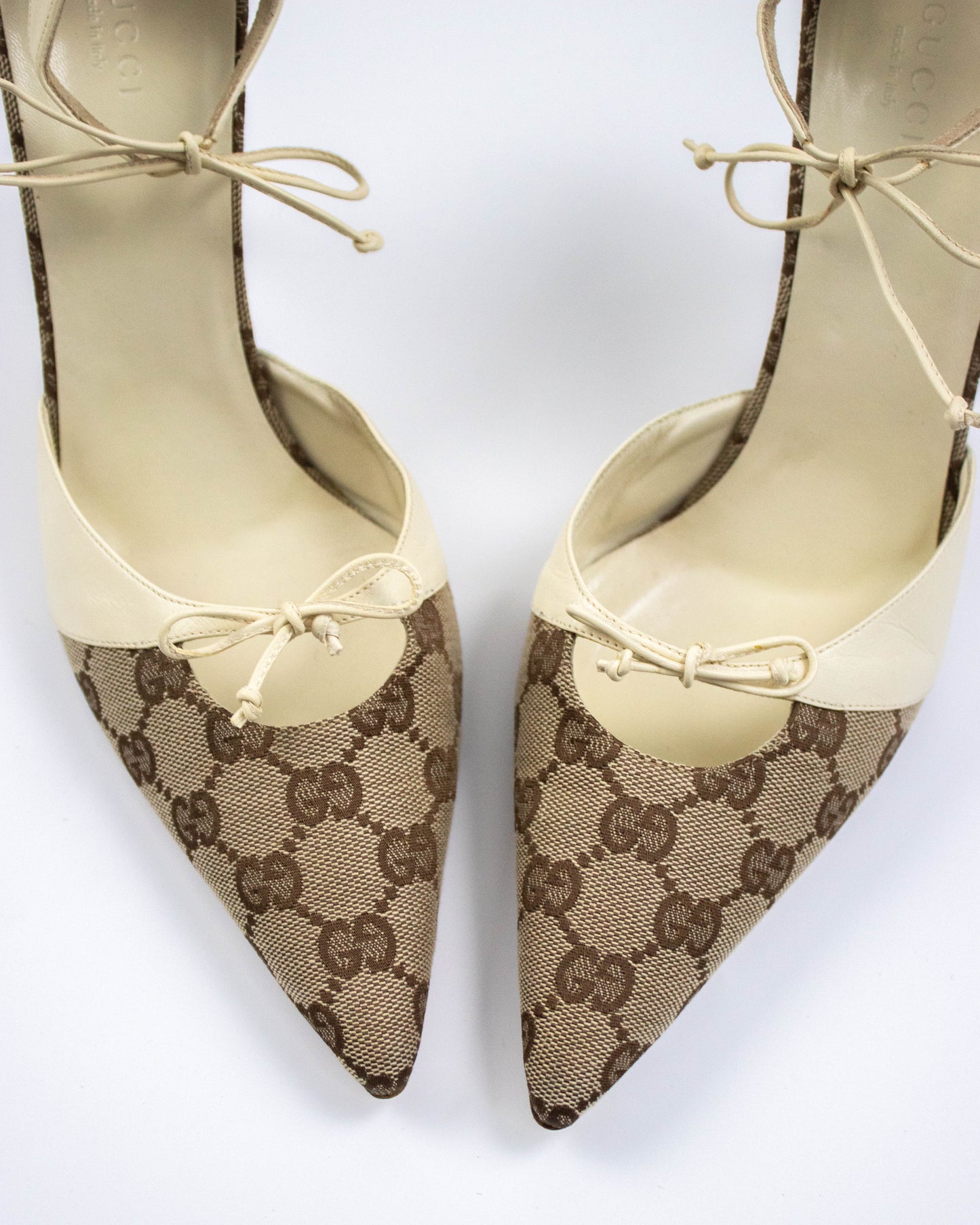 Vintage 2000s Gucci Monogram Canvas Bow Detail Heels / 40 (US 10)