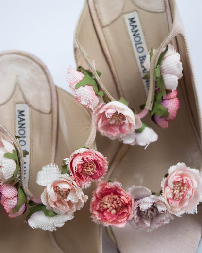 Vintage 1997 Manolo Blahnik Pink Flower Applique Mule Heels / 36 (US 6)