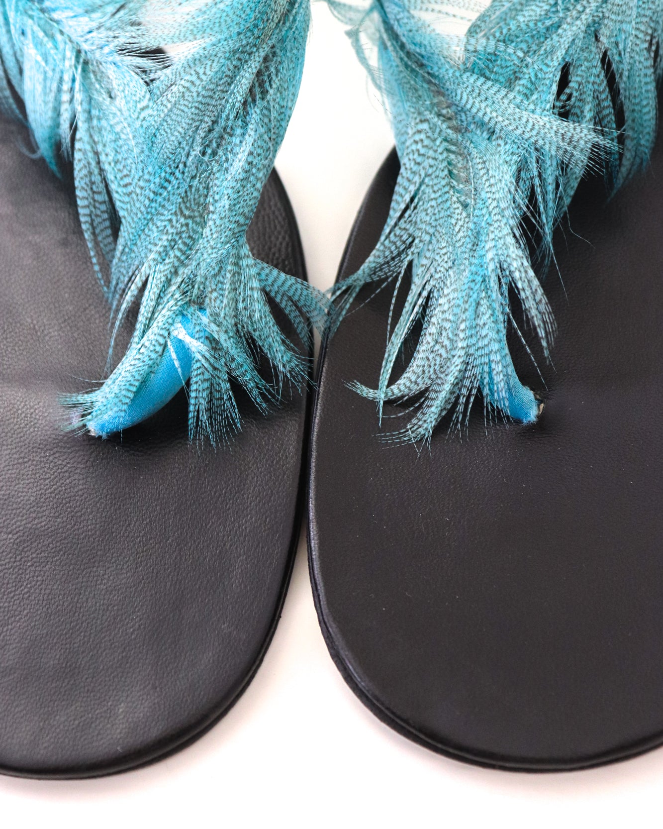 Vintage S/S 1999 Gucci by Tom Ford Runway Blue Feather Thong Mule Heels / 41 ( US 11)