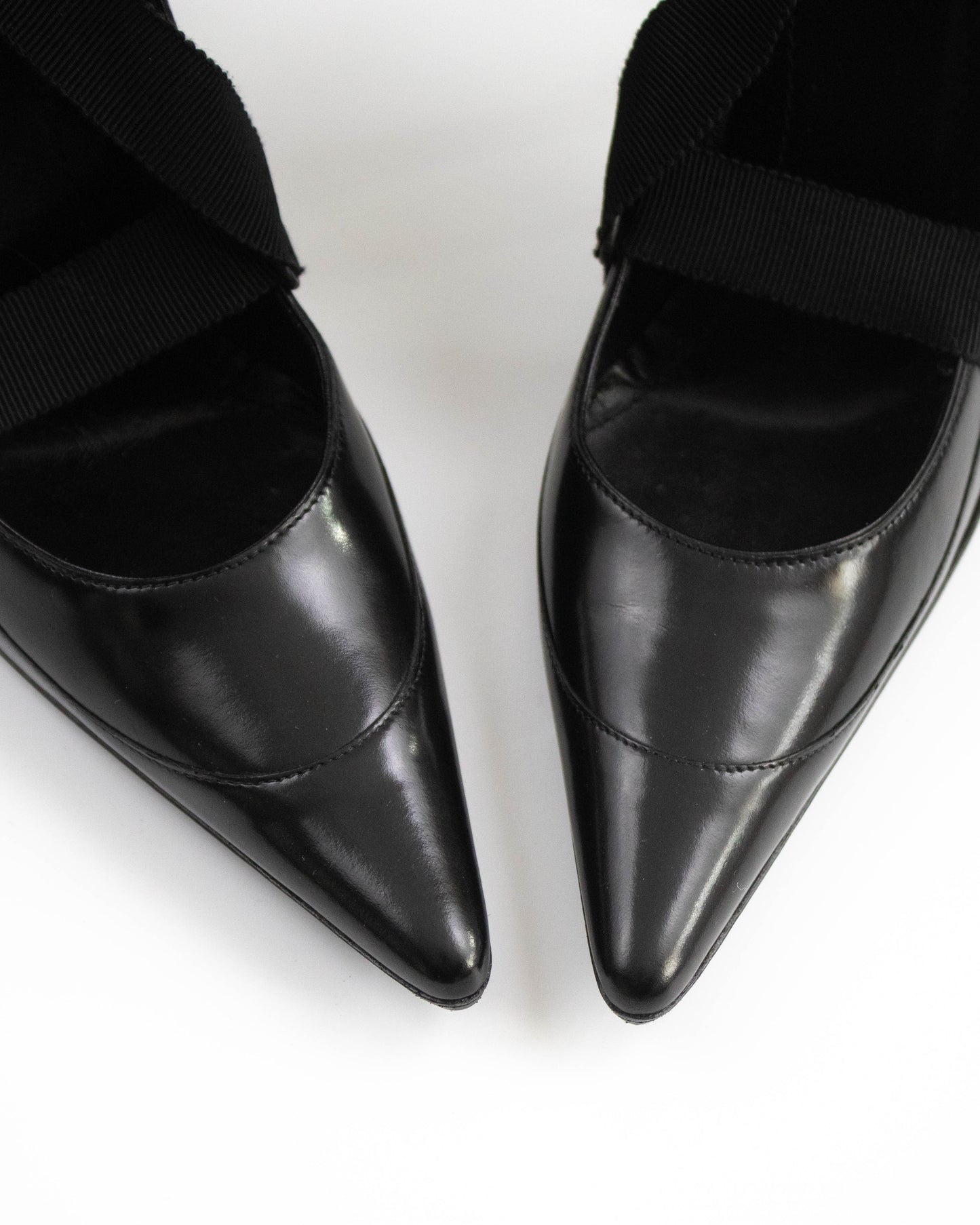 Vintage F/W 2002 Gucci Black Ankle Wrap Pointed Toe Runway Pumps / 36 (US 6)