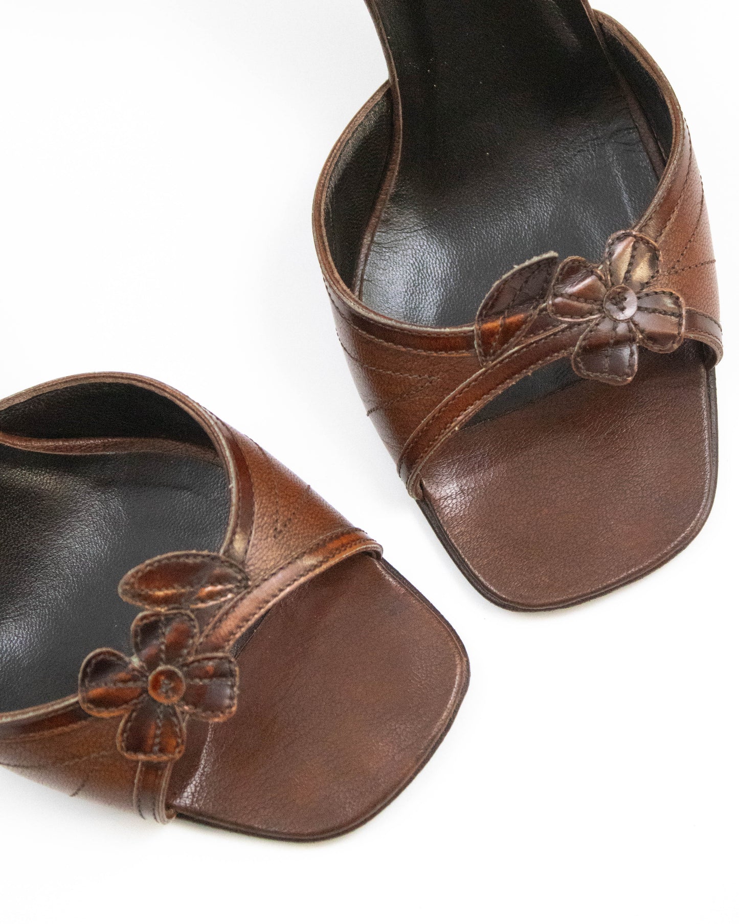 Vintage Prada F/W 1996 Brown Leather Flower Applique Runway Heels / 37 (US 7)