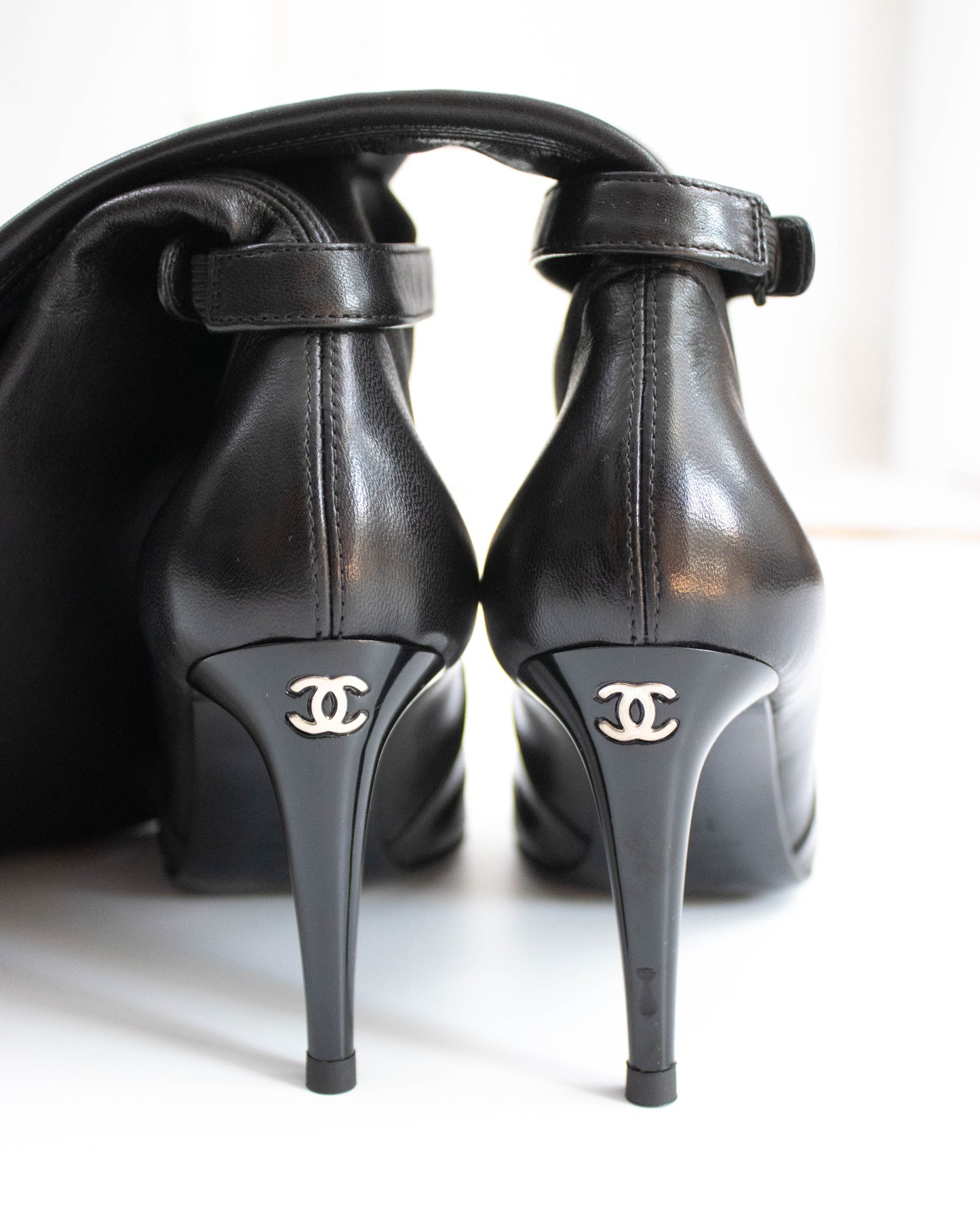 Vintage F/W 2005 Chanel Thigh-High Iconic Runway Boots / As seen in The Devil Wears Prada / 36.5 (US 6.5)