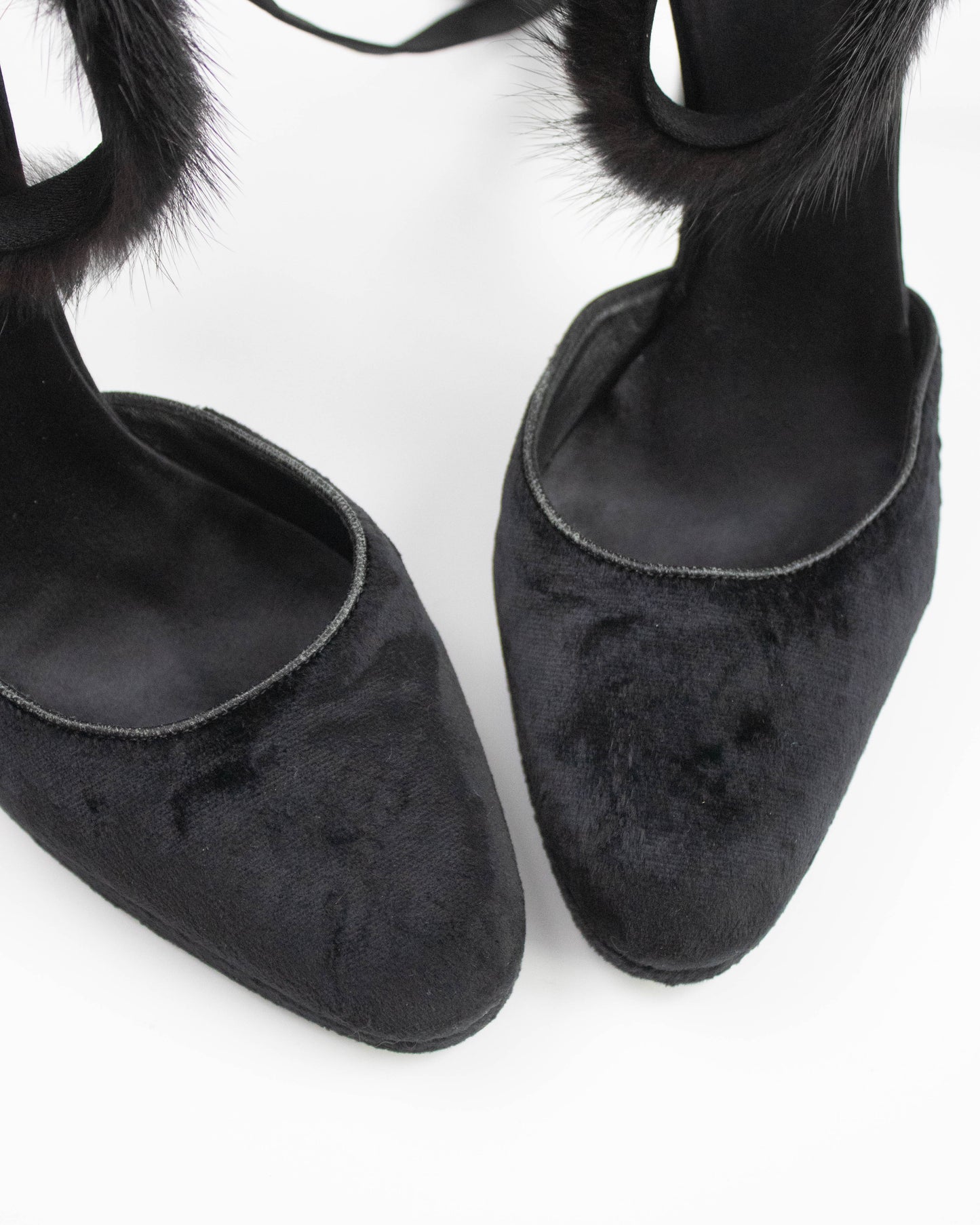 Vintage F/W 2004 Gucci by Tom Ford Runway Black Ankle Wrap Heels Fur Trim Detail / 39 (US 9)