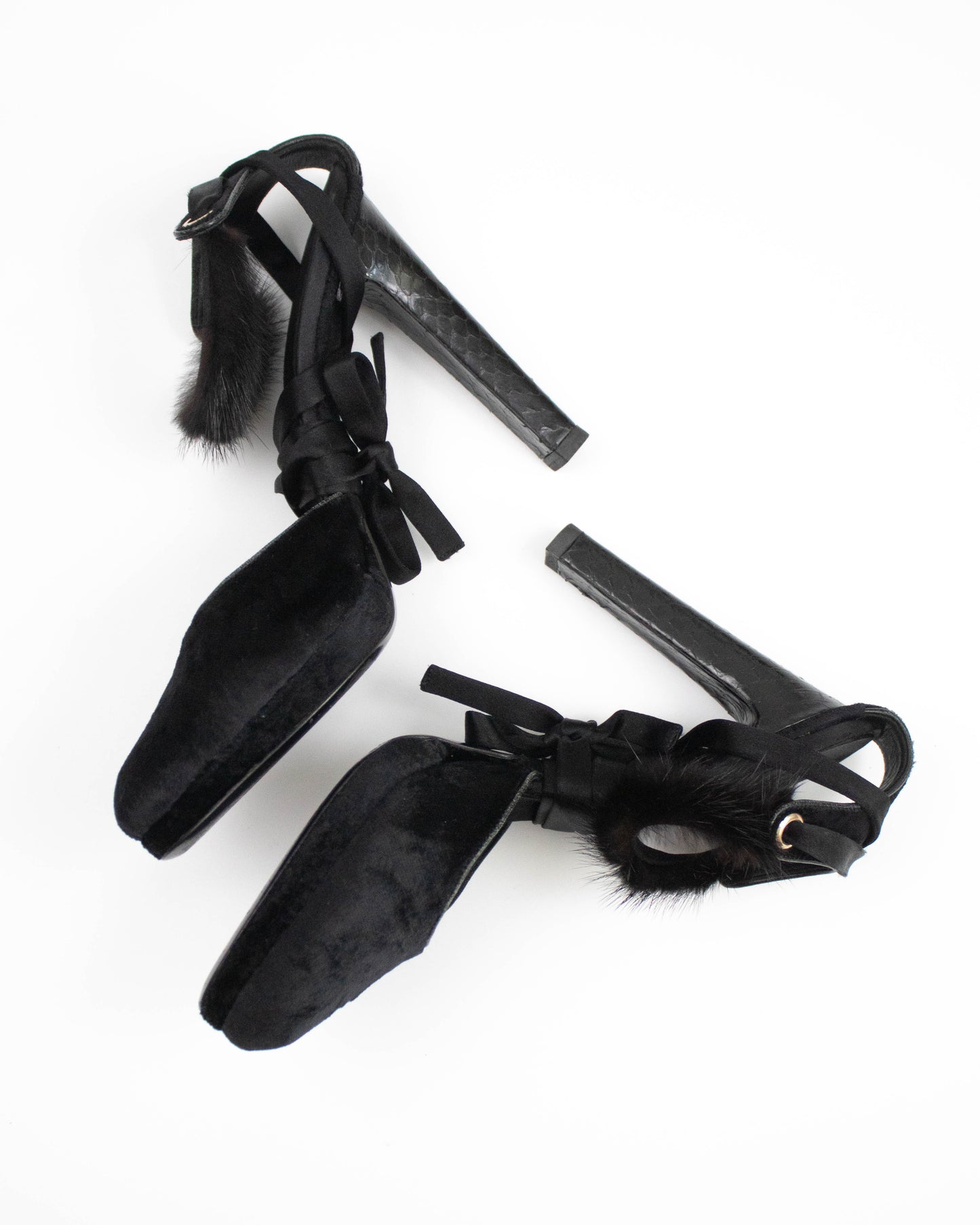 Vintage F/W 2004 Gucci by Tom Ford Runway Black Ankle Wrap Heels Fur Trim Detail / 39 (US 9)