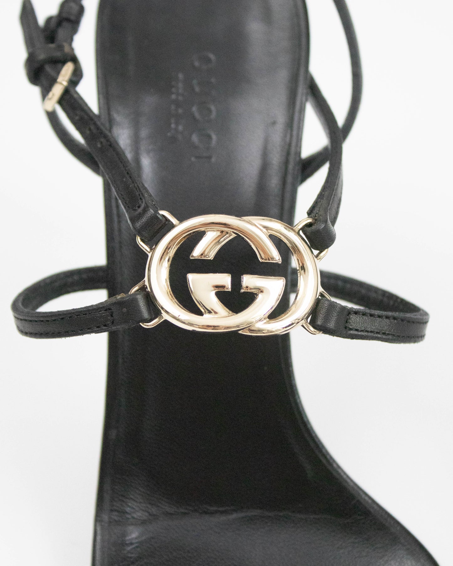 Vintage Gucci Black Leather Interlocking G Logo Strappy Sandals / 38 (US 8)