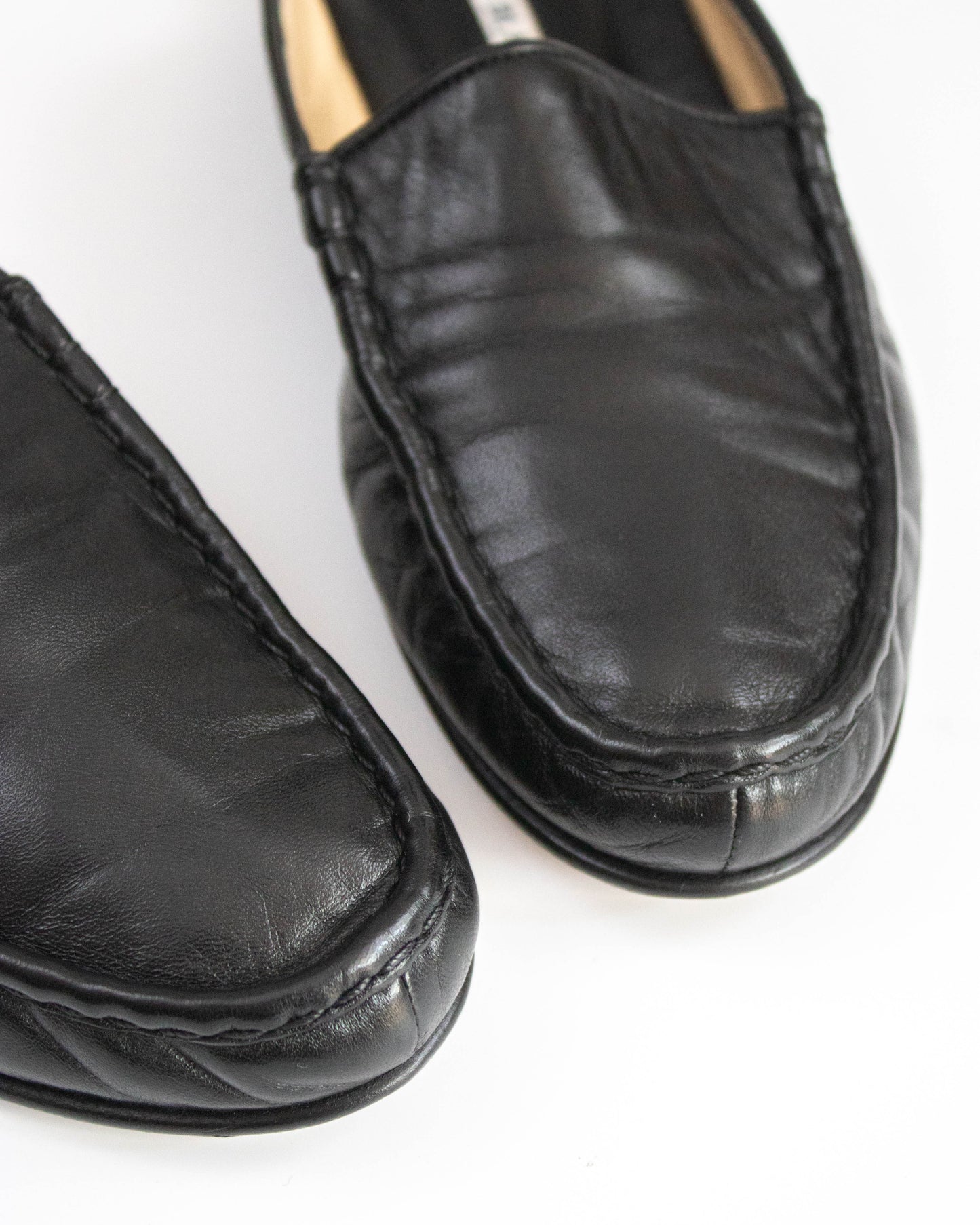 Vintage Manolo Blahnik Black Leather Loafer Mule Flat Shoes / 35.5 (US 5.5)