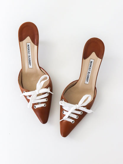 Vintage Manolo Blahnik Sneaker Mules Shoelaces Detail Kitten Heels / 36.5 (US 6.5)