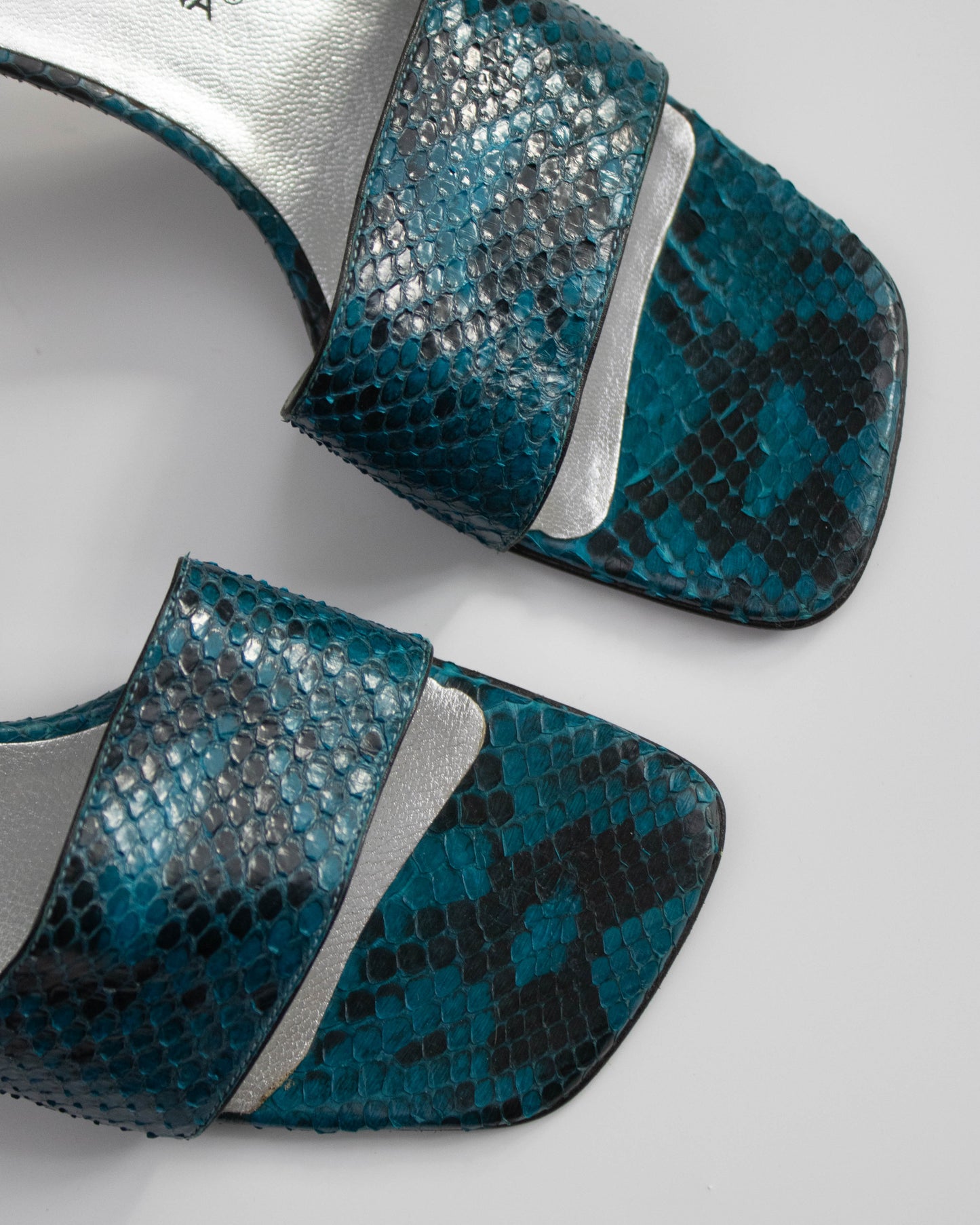 Vintage F/W 1999 Dolce&Gabbana Blue Python Print Mule Heels / 36 (US 6)