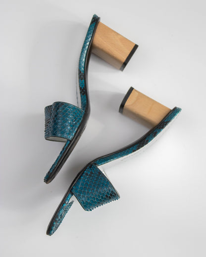 Vintage F/W 1999 Dolce&Gabbana Blue Python Print Mule Heels / 36 (US 6)