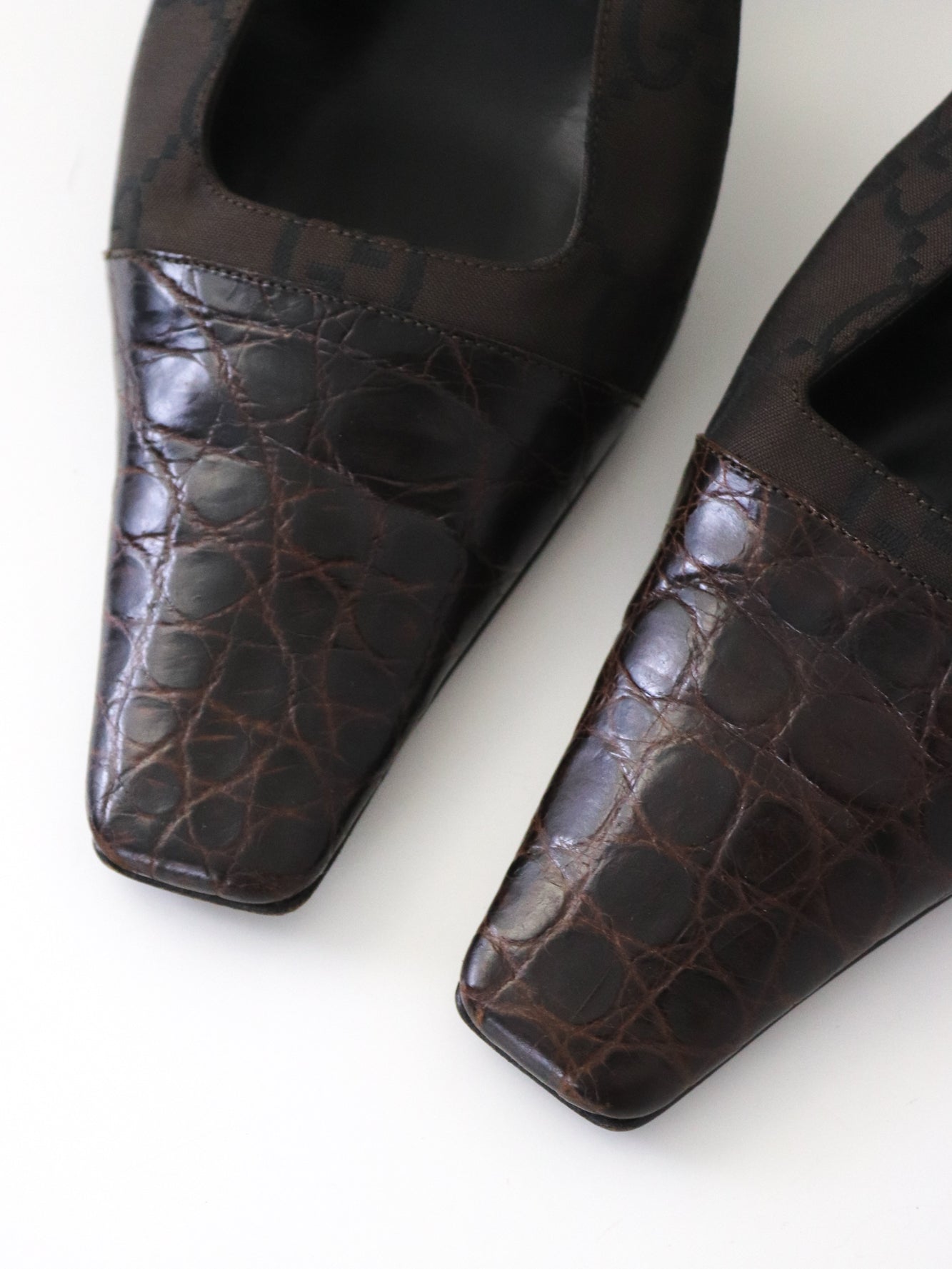 S/S 1998 Gucci by Tom Ford Brown GG Monogram Croc Square G Slingback Heels / 40 (US 10)
