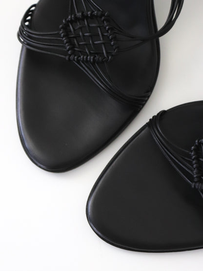 Vintage Gucci by Tom Ford Black Minimalist Mules Braided Leather Detail / 37.5 (US 7.5)