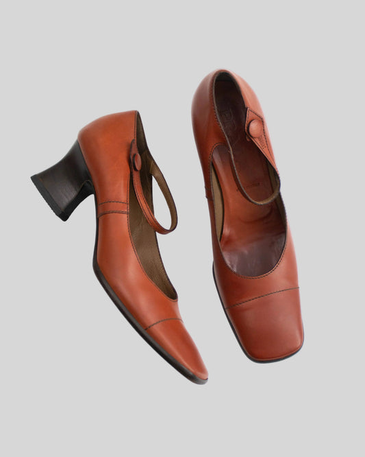 Vintage F/W 2001 Prada Runway Mary Jane Heels / 37.5 (US 7.5)