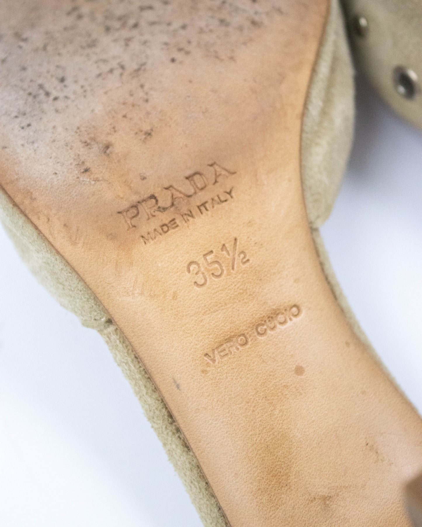 Vintage Prada Iconic Beige Suede Eyelet Bow Mule Heels / 35.5 (US 5.5)