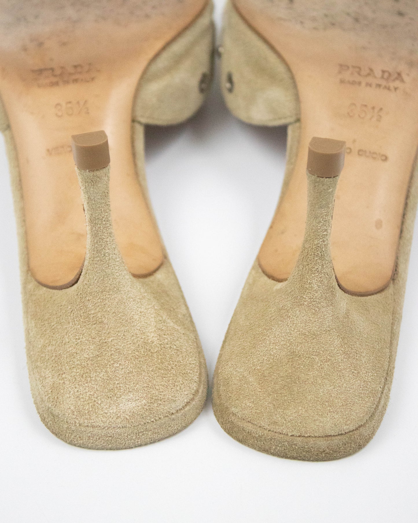 Vintage Prada Iconic Beige Suede Eyelet Bow Mule Heels / 35.5 (US 5.5)