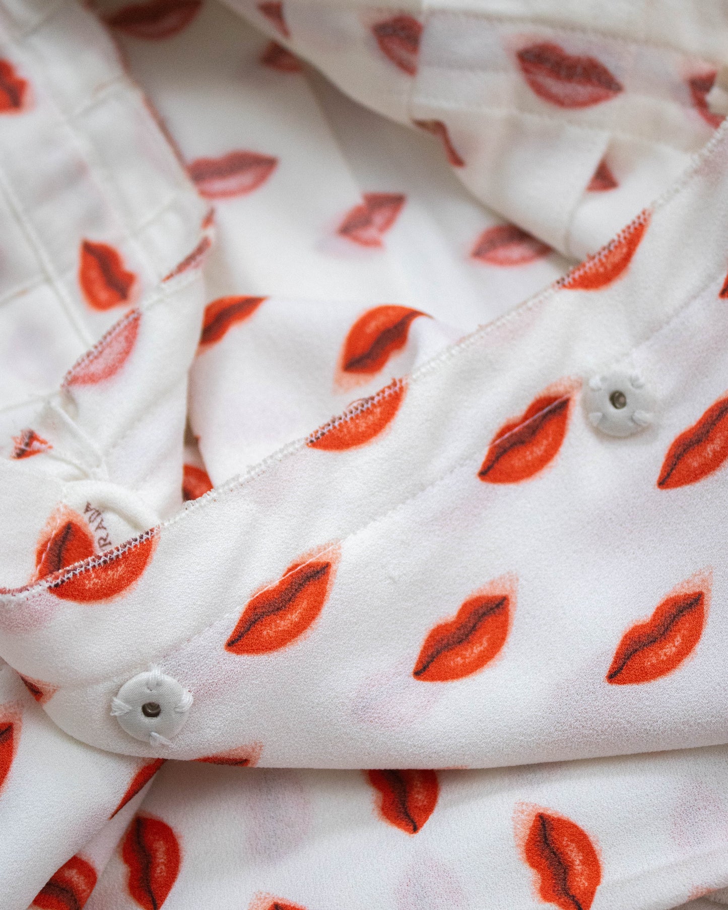 Vintage 2010 Prada Lips Print Pleated Wrap Skirt / IT 40 (S)
