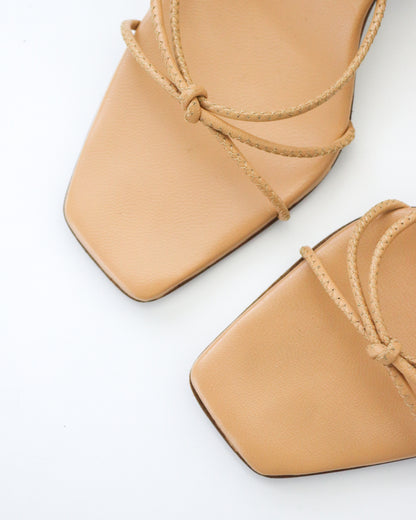 Vintage S/S 2002 Gucci by Tom Ford Beige Leather Bamboo Kitten Heel Mules / 36 (US 6)