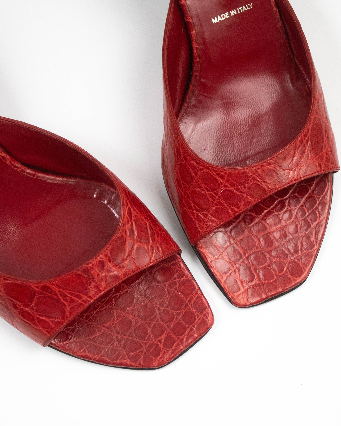Vintage S/S 2000 Prada Red Croc Kitten Heel Mules / 38.5 (US 8.5)
