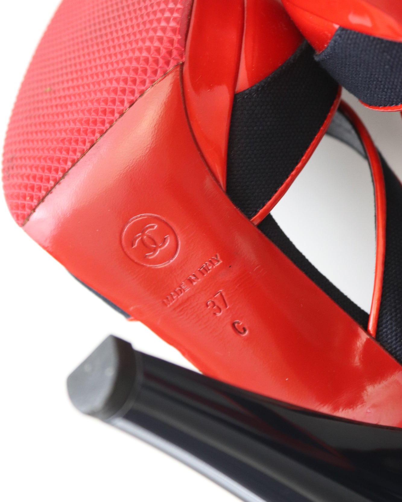 Vintage S/S 2008 Chanel Blue Red Open Toe Patent Leather Runway Heels / 37 (US 7)