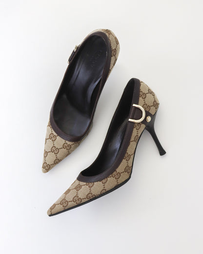 Vintage 2000s Gucci Beige GG Monogram Classic Pointed Toe Pumps / 37 (US 7)