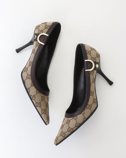 Vintage 2000s Gucci Beige GG Monogram Classic Pointed Toe Pumps / 37 (US 7)