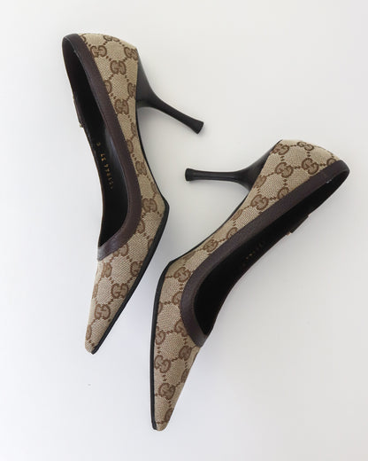 Vintage 2000s Gucci Beige GG Monogram Classic Pointed Toe Pumps / 37 (US 7)