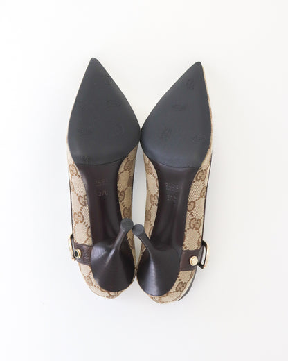 Vintage 2000s Gucci Beige GG Monogram Classic Pointed Toe Pumps / 37 (US 7)