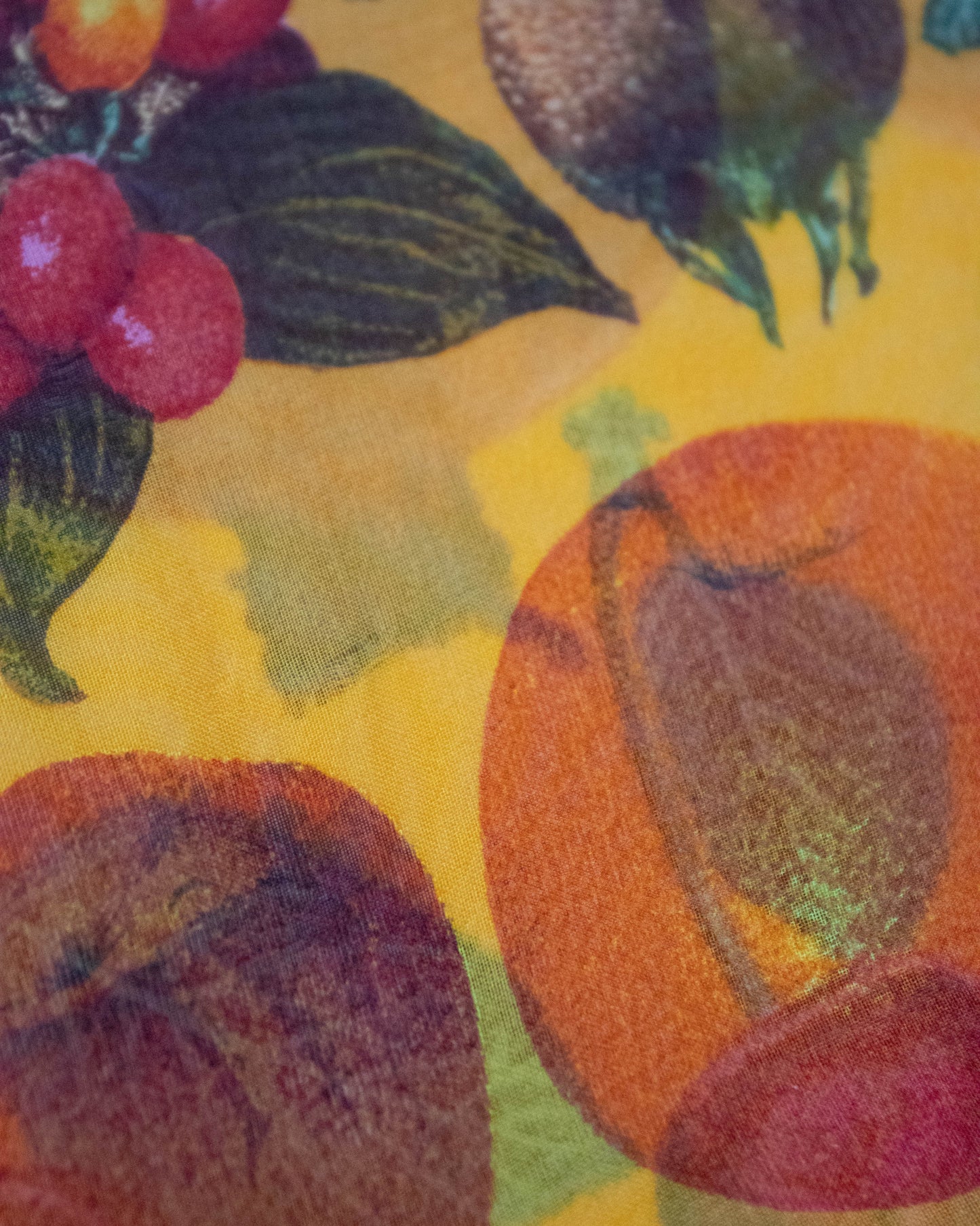Vintage S/S 1996 Gucci by Tom Ford Fruit Print Silk Blouse / IT 42 (S-M)