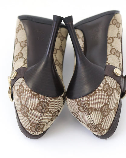 Vintage 2000s Gucci Beige GG Monogram Classic Pointed Toe Pumps / 37 (US 7)