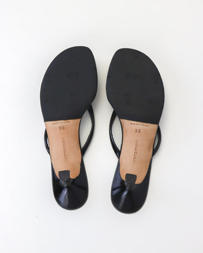 Vintage Manolo Blahnik Black Leather Kitten Heel Thong Mules / 38 (US 8)