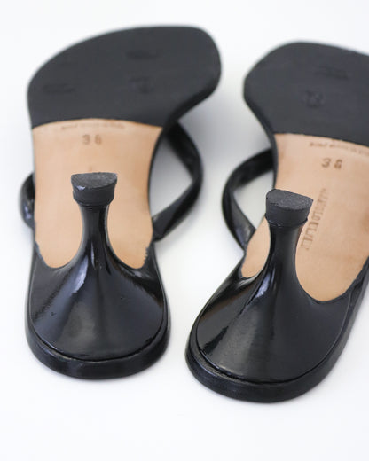 Vintage Manolo Blahnik Black Leather Kitten Heel Thong Mules / 38 (US 8)