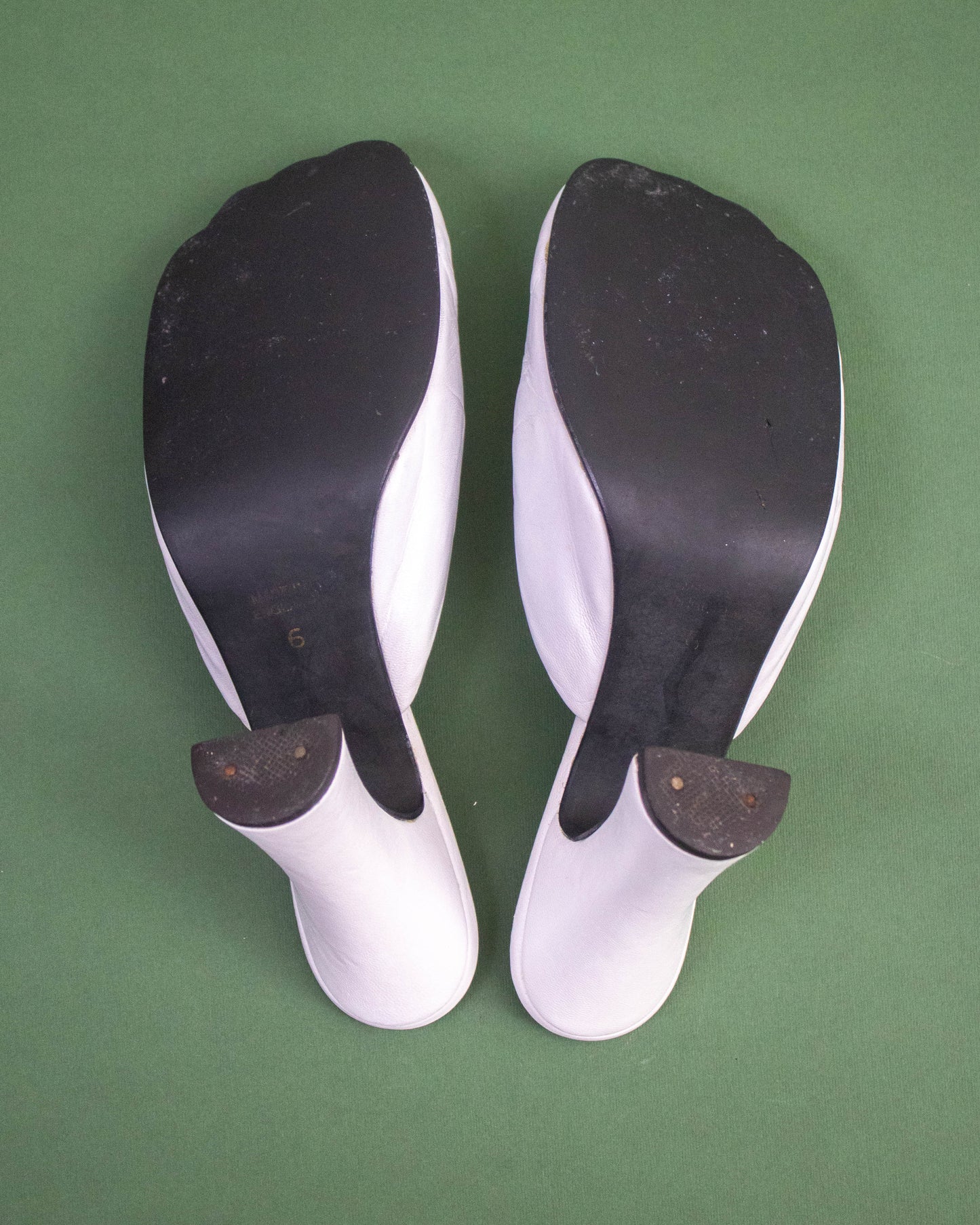 Vintage Vivienne Westwood White Animal Toe Mule Heels / 39 (US 9)