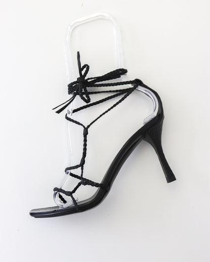 Vintage F/W 2002 Gucci by Tom Ford Black Ostrich Leather Lace Up Heels / 36 (US 6)