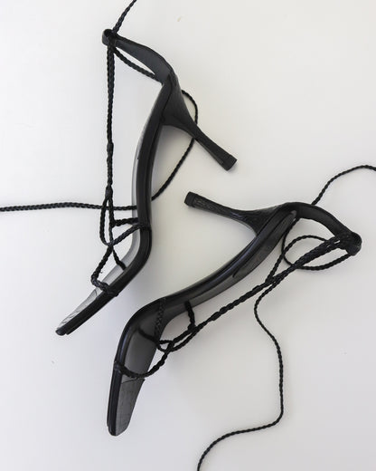 Vintage F/W 2002 Gucci by Tom Ford Black Ostrich Leather Lace Up Heels / 36 (US 6)