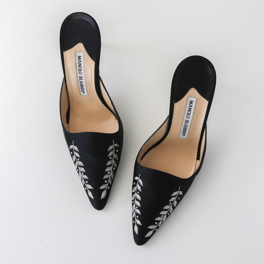 Rare Vintage Manolo Blahnik Black Satin Mules Floral Embroidery Detail As seen in The Sopranos / 36.5 (US 6.5)