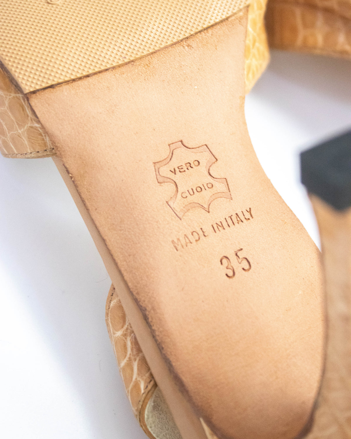 Vintage Manolo Blahnik Beige Callasli Slingback Heels / 35 (US 5)
