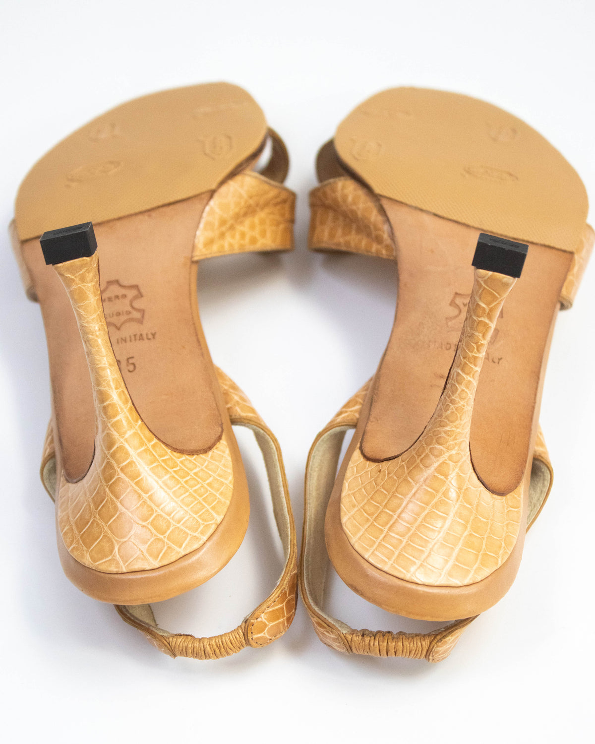 Vintage Manolo Blahnik Beige Callasli Slingback Heels / 35 (US 5)