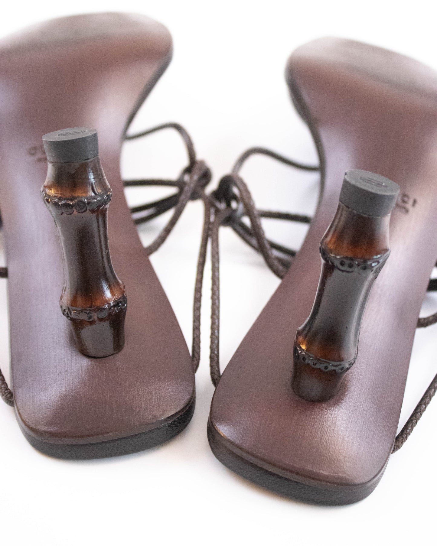 Vintage S/S 2002 Gucci by Tom Ford Brown Bamboo Thong Mule Heels / 37 (US 7)