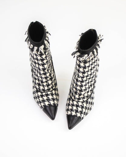 Manolo Blahnik Gagri Houndstooth Ankle Boots / 36 (US 6)
