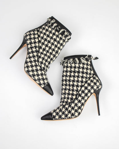 Manolo Blahnik Gagri Houndstooth Ankle Boots / 36 (US 6)